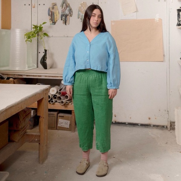 Beaton Linen “Court” pants in Laurel green - Picture 7 of 8